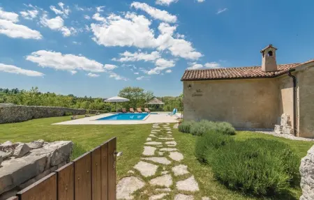 Location Maison 6 personnes à Pazin - Photo 24