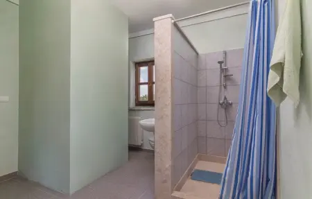 Location Maison 6 personnes à Pazin - Photo 40