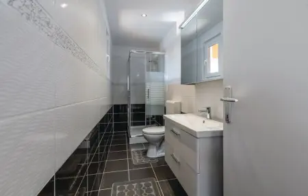 Location Maison 15 personnes à Buje - Photo 47