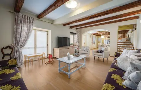 Location Maison 9 personnes à Tinjan - Photo 2