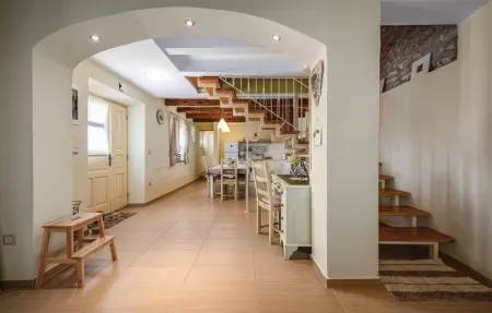 Location Maison 9 personnes à Tinjan - Photo 3