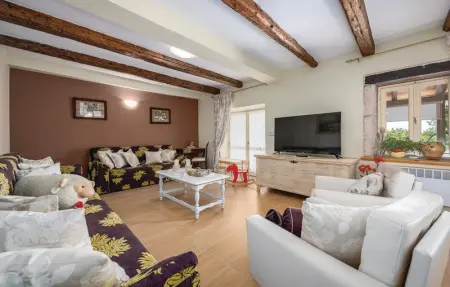 Location Maison 9 personnes à Tinjan - Photo 4