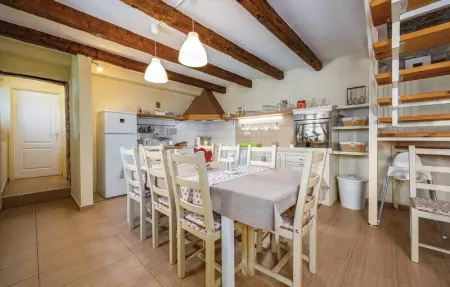 Location Maison 9 personnes à Tinjan - Photo 5