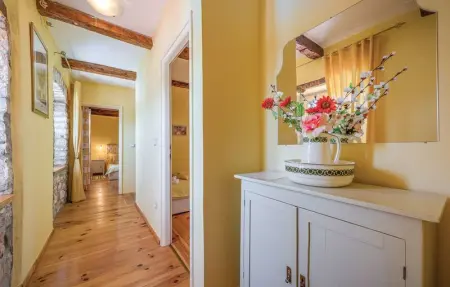 Location Maison 9 personnes à Tinjan - Photo 25