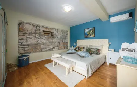 Location Maison 9 personnes à Tinjan - Photo 26