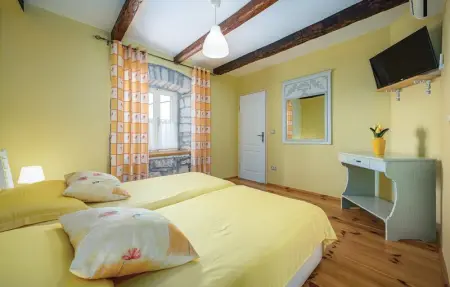 Location Maison 9 personnes à Tinjan - Photo 31