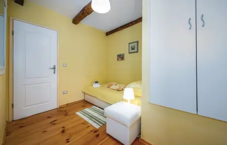 Location Maison 9 personnes à Tinjan - Photo 33