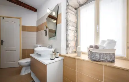 Location Maison 9 personnes à Tinjan - Photo 34