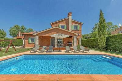 Villa Goretini with private pool, Gite 8 personnes à Nedescina HR-00028-65