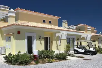 Casa en Castro Marim,Holiday homes Castro Marim Golfe - Castro Marim //  VHT3-Village House T3 ALG011017-FYB N°821763