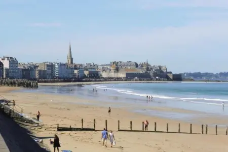 Nice holiday home near the beach Pléneuf Val André - Photo 13