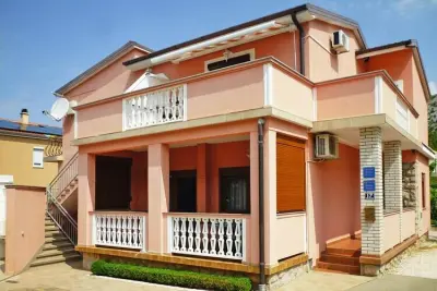 Appartement à Starigrad Paklenica, Apartment im Haus Pink Starigrad Paklenica SD17-A03 - 3 Pers - L877866