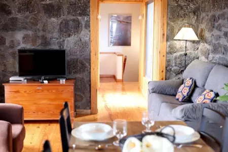 Ferienhäuser Adegas do Pico in Prainha // Adega T2 70-90m2 / sea - Photo 1