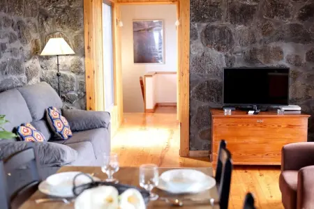 Ferienhäuser Adegas do Pico in Prainha // Adega T2 70-90m2 / sea - Photo 8