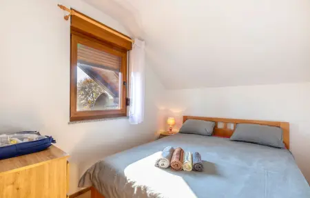 Location Maison 6 personnes à Perusic - Photo 32