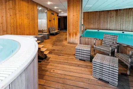 Residence Le Roc Belle Face 2, Appartement moderne dans résidence avec piscine, sauna et bain à remous - Photo 16