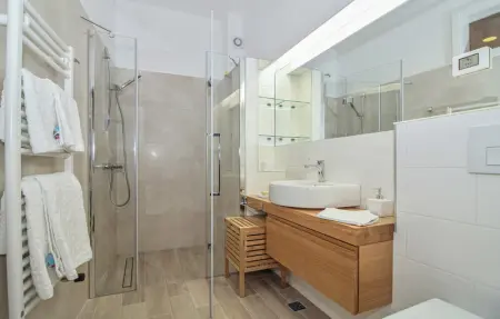 Location Maison 8 personnes à Bale - Photo 20