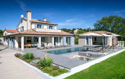 Maison 9 personnes à Nedescina CIO325