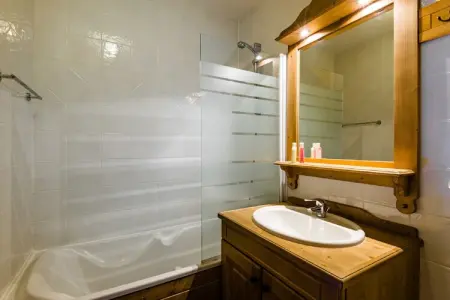 Les Hauts de Comborcière 3, Appartement neuf dans belle résidence avec piscine à La Toussuire - Photo 9