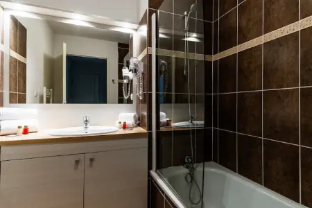 Résidence Le Belvédère 1, Appartement confortable avec piscine intérieure située au milieu des Pyrénées - Photo 15