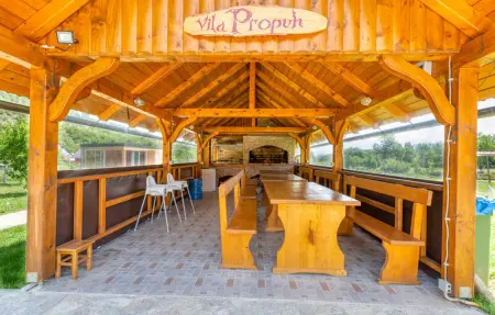 Location Maison 14 personnes à Gospic - Photo 5