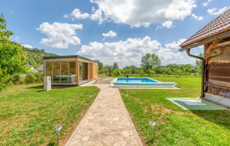 Location Maison 14 personnes à Gospic - Photo 11