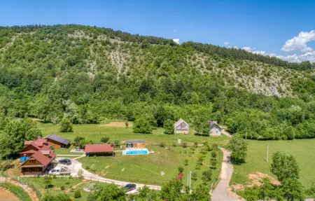 Location Maison 14 personnes à Gospic - Photo 14