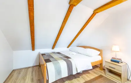 Location Maison 14 personnes à Gospic - Photo 35