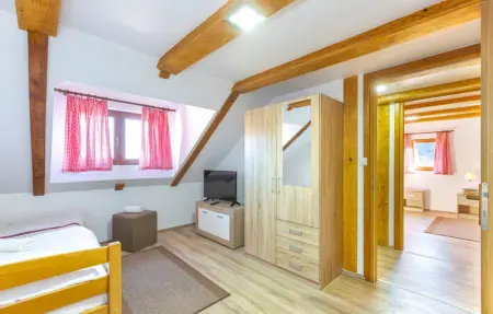 Location Maison 14 personnes à Gospic - Photo 36