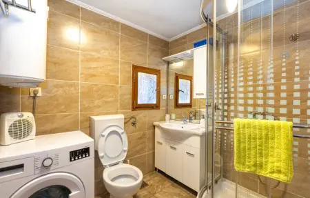 Location Maison 14 personnes à Gospic - Photo 40