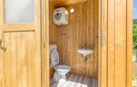 Location Maison 14 personnes à Gospic - Photo 42