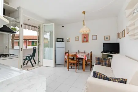 Meridiana Tre, Maison de vacances moderne à Lazise avec piscine commune - Photo 2