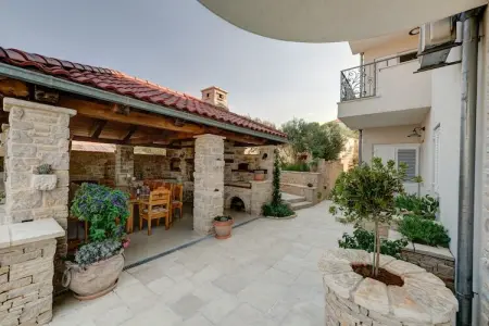 Apartment Kosirina, Appartement confortable avec piscine, jacuzzi et terrasse avec vue sur la mer! - Photo 17