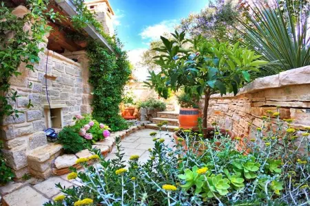 Apartment Pod Jasenovac, Appartement moderne avec piscine et jacuzzi extérieur! - Photo 12