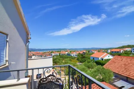 Apartment Pod Jasenovac, Appartement moderne avec piscine et jacuzzi extérieur! - Photo 16