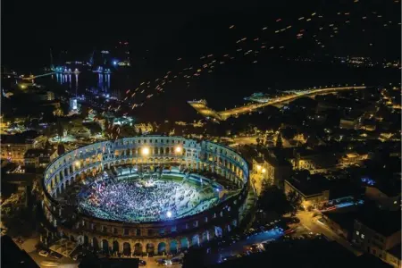 Apartment Pod Jasenovac, Appartement moderne avec piscine et jacuzzi extérieur! - Photo 24