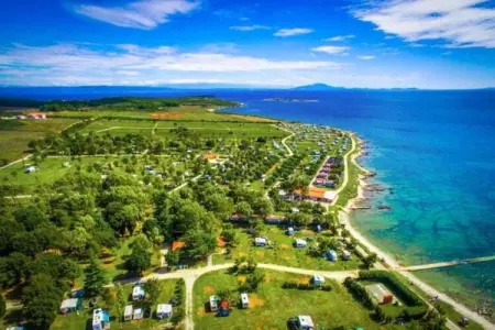 Apartment Pod Jasenovac, Appartement moderne avec piscine et jacuzzi extérieur! - Photo 31