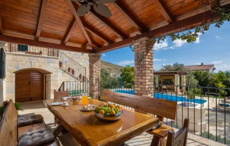 Location Maison 9 personnes à Zrnovnica - Photo 1