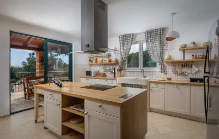 Location Maison 9 personnes à Zrnovnica - Photo 6