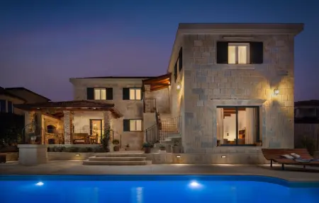 Location Maison 9 personnes à Zrnovnica - Photo 8