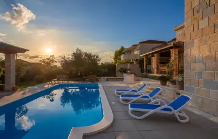 Location Maison 9 personnes à Zrnovnica - Photo 16