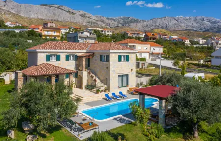 Location Maison 9 personnes à Zrnovnica - Photo 18