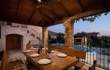 Location Maison 9 personnes à Zrnovnica - Photo 23