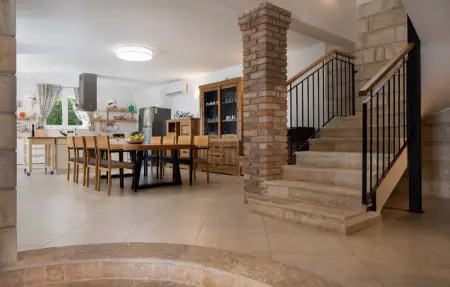 Location Maison 9 personnes à Zrnovnica - Photo 29