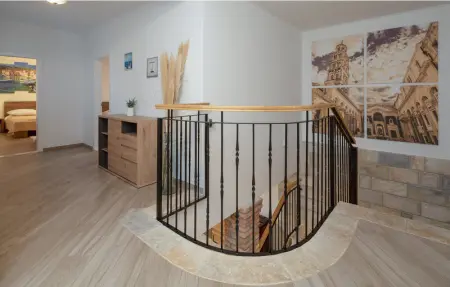 Location Maison 9 personnes à Zrnovnica - Photo 30