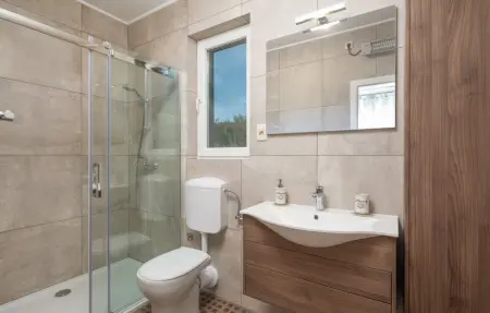 Location Maison 9 personnes à Zrnovnica - Photo 37