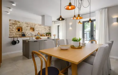 Location Maison 8 personnes à Tinjan - Photo 3