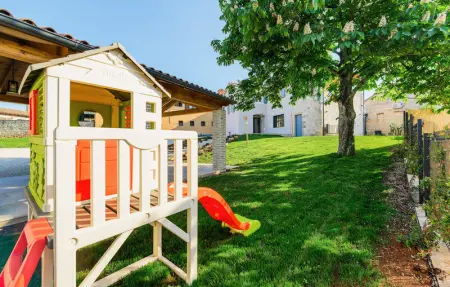 Location Maison 8 personnes à Tinjan - Photo 17