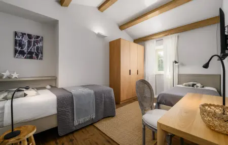 Location Maison 8 personnes à Tinjan - Photo 30