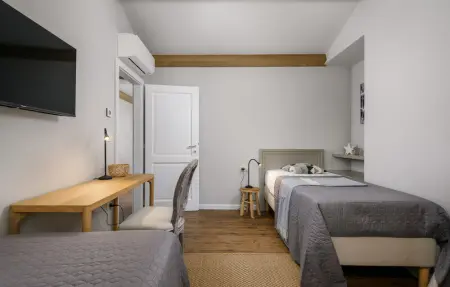 Location Maison 8 personnes à Tinjan - Photo 31